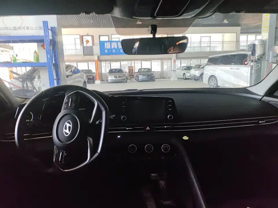 Hyundai Elantra 2023 1.5L CVT GLX Elite Edition фото 7