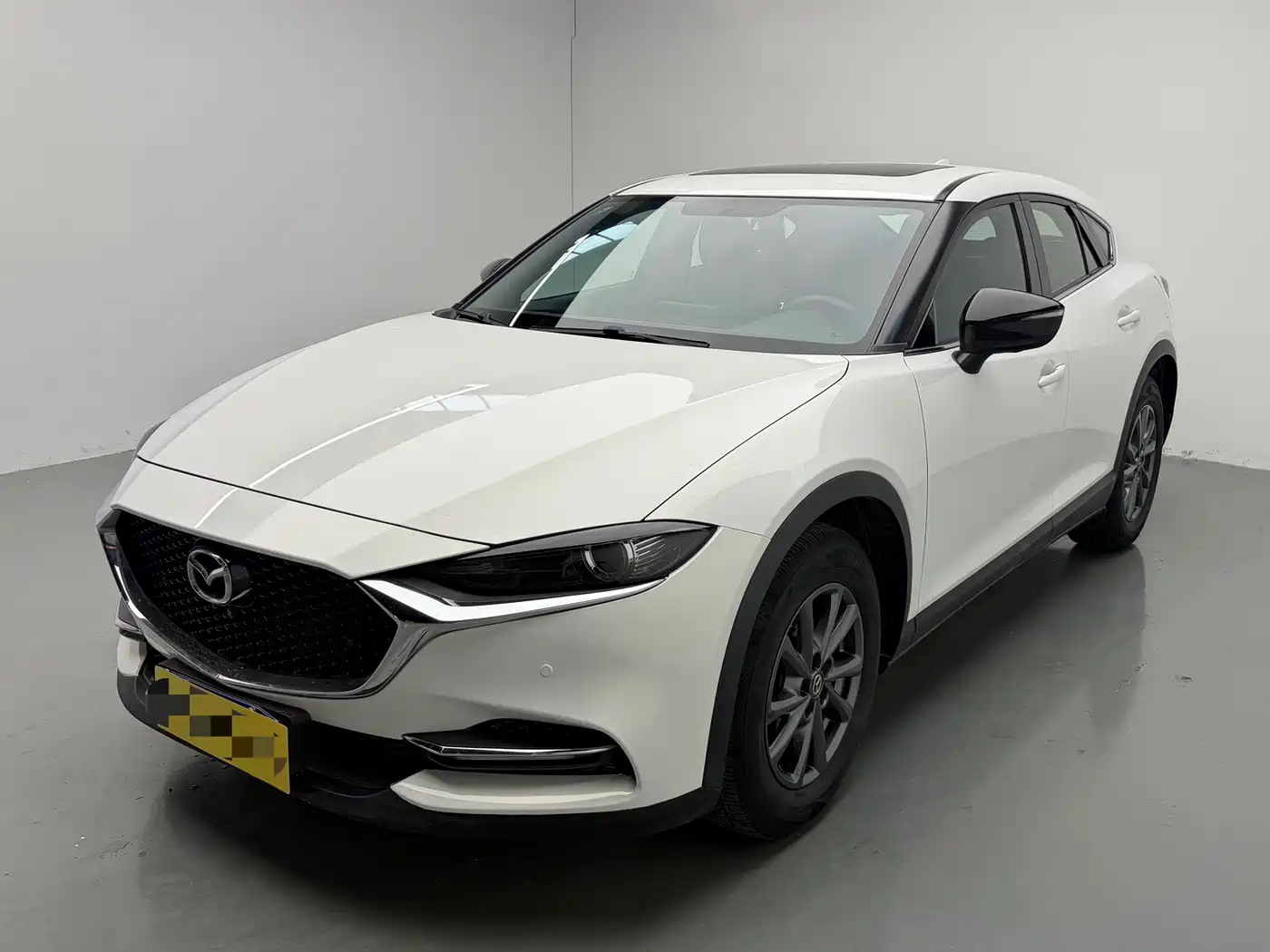 Photo 1 - Mazda CX-4