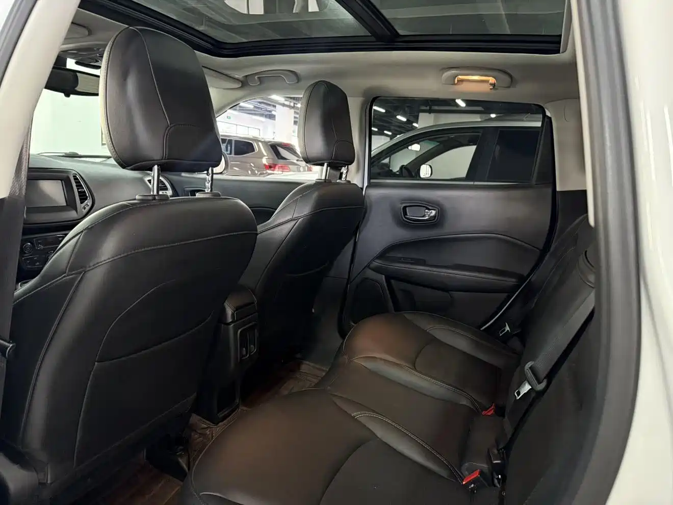 Фото 5 - Jeep Compass