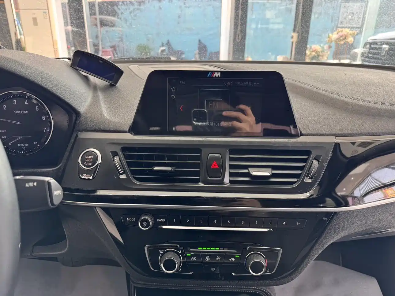 BMW 1 Series 2018 118i Sport Edition фото 15