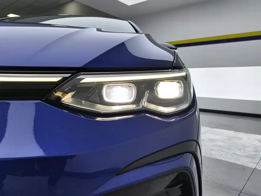 Volkswagen Golf 2021 280TSI DSG R-Line фото 5