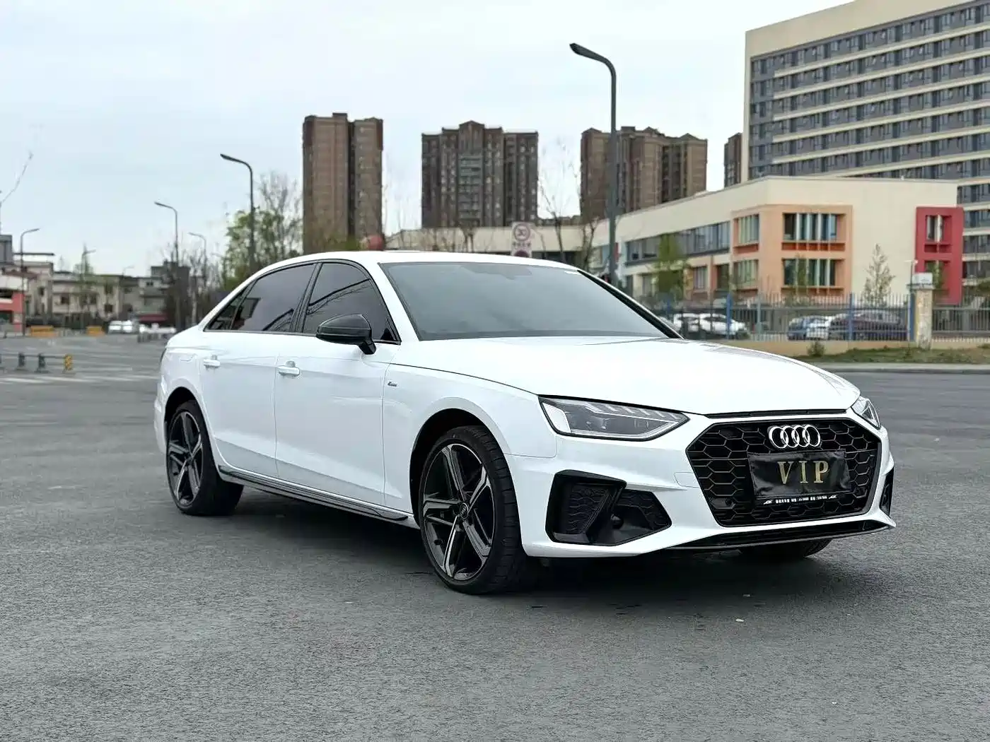 Audi A4L 2025 2025 2 Million Celebration Edition 40 TFSI Luxury Dynamic