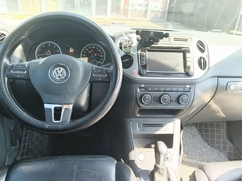 Фото 14 - Volkswagen Tiguan
