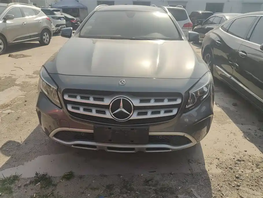 Mercedes-Benz GLA 2018 GLA 200 Dynamic фото 2
