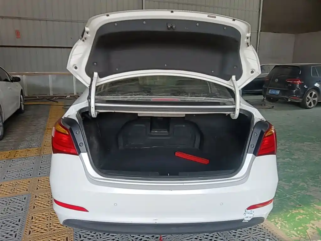 Hyundai Mistra 2014 1.8L Auto Smart GLS фото 19
