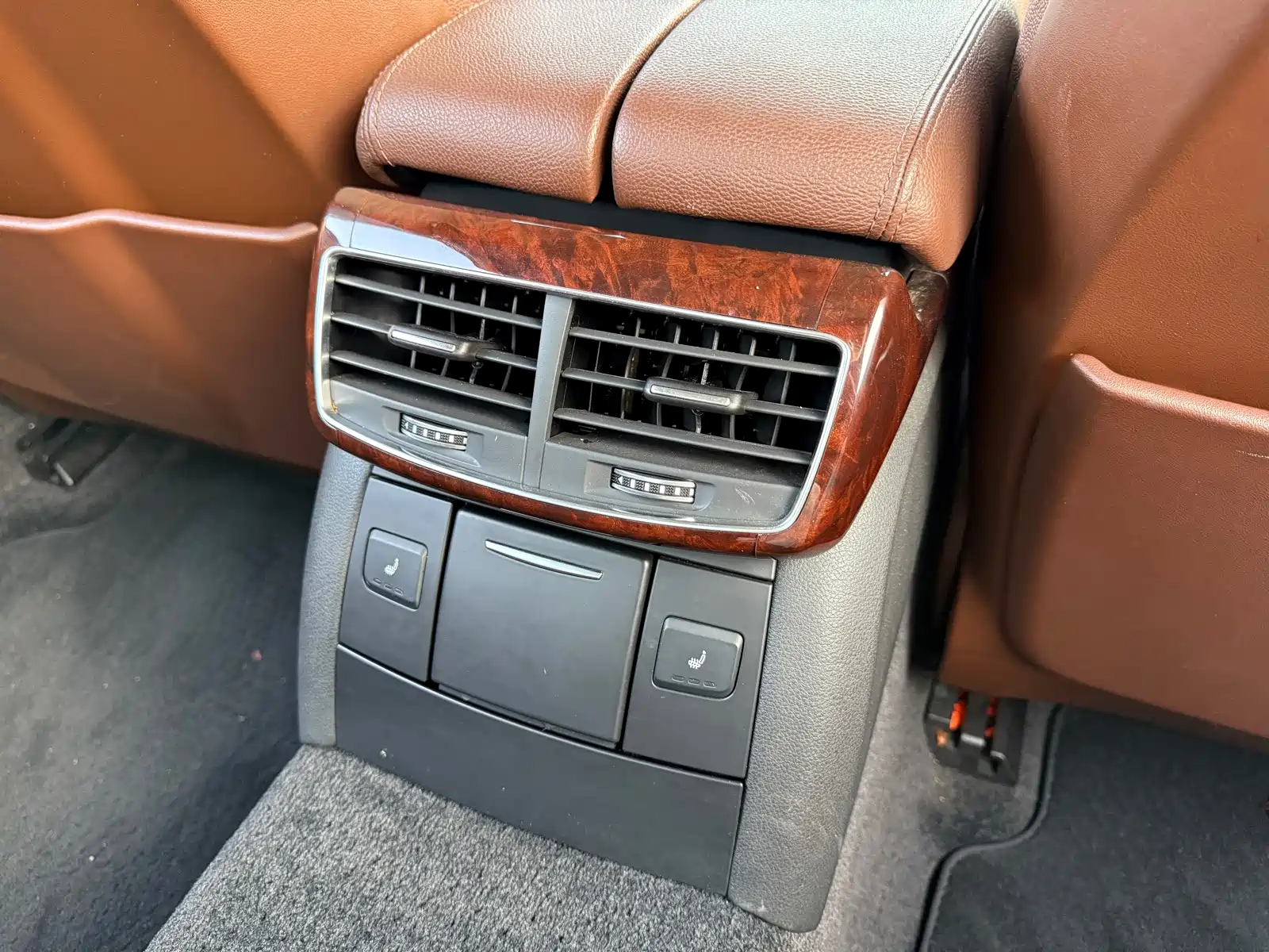 Фото 14 - Audi A8