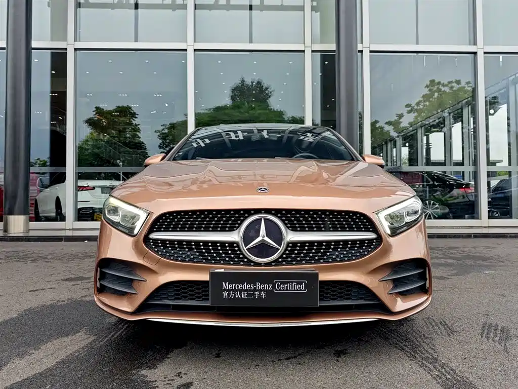 Mercedes-Benz A-Class 2020 Facelift A 200 L Sport Sedan Dynamic фото 6