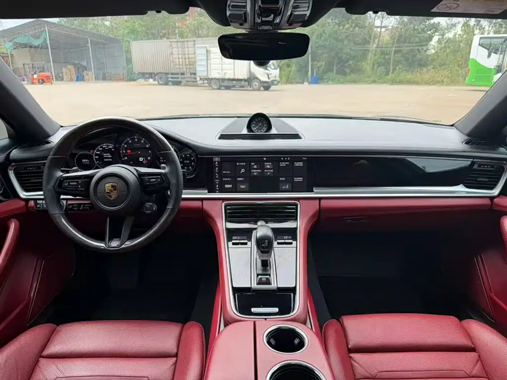 Photo 8 - Porsche Panamera