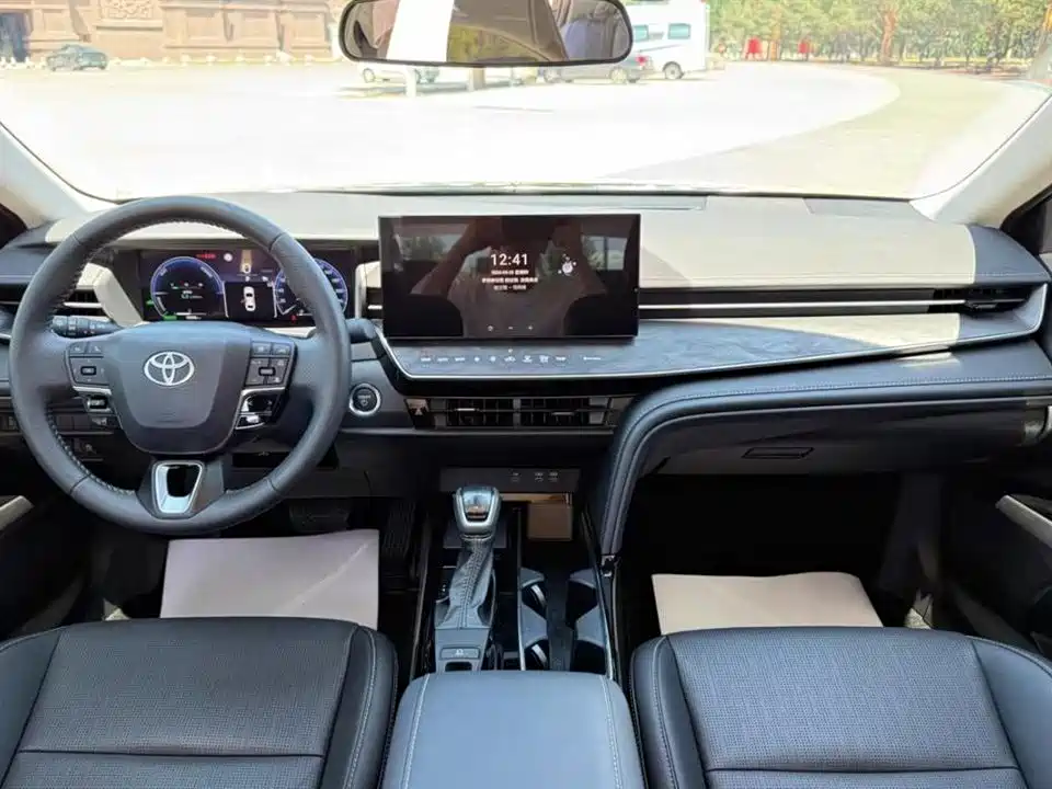 Toyota Camry 2024 Hybrid 2.0HGVP Luxury Edition фото 5