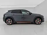 Фото 6 - Lynk & Co 02