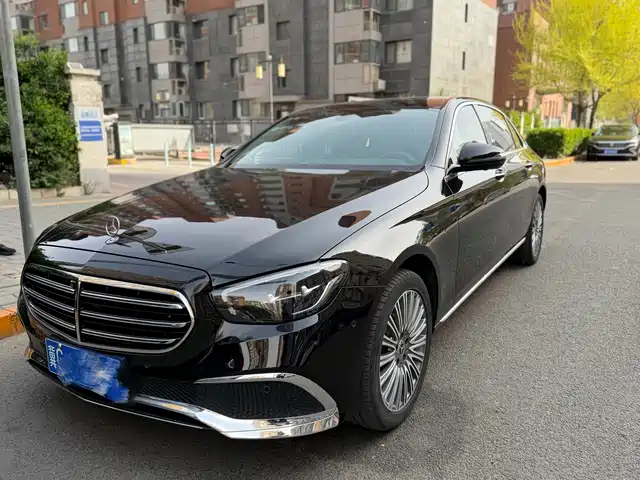 MERCEDES-BENZ E CLASS