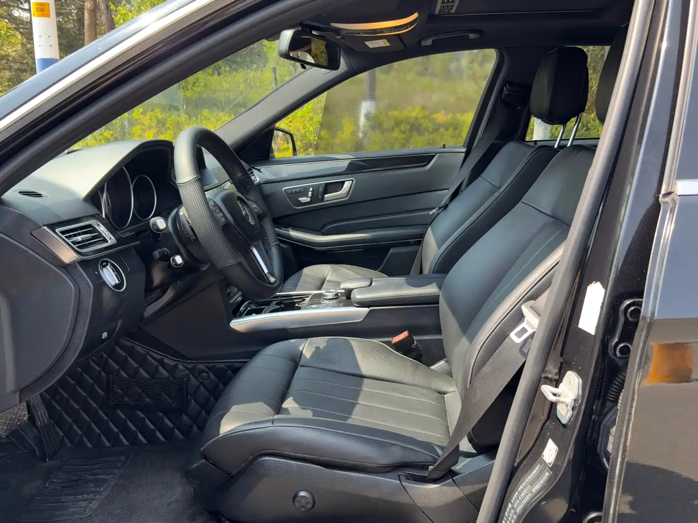 Mercedes-Benz E-Class 2015 Facelift E 200 L фото 4