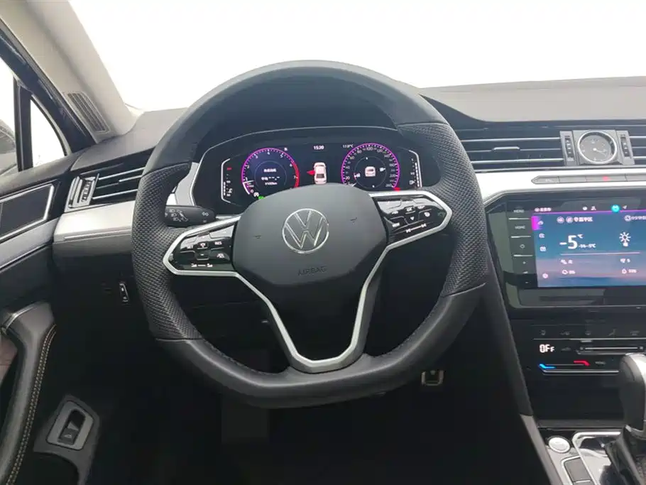 Volkswagen Magotan 2025 Popular Edition 330TSI DSG Luxury фото 15