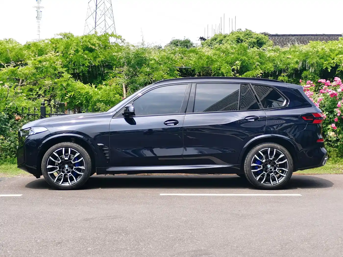 BMW X5 2023 xDrive 40Li M Sport Black Night Package фото 3