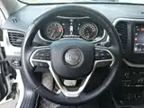 صورة 11 - Jeep Cherokee