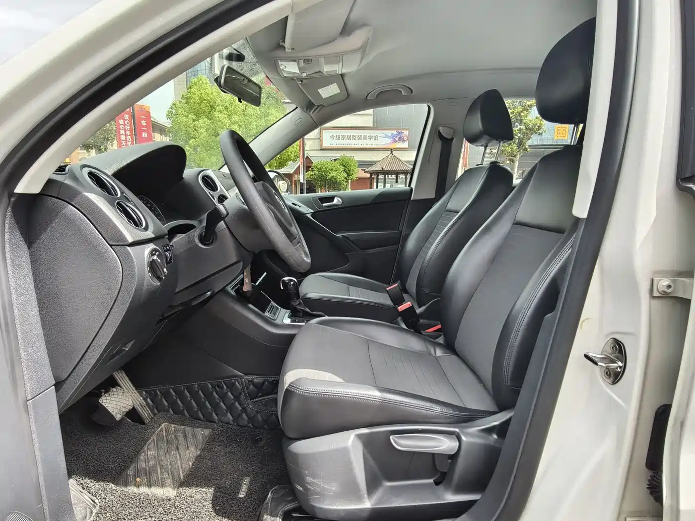 Volkswagen Tiguan 2015 1.8TSI Automatic 2WD Trendline фото 16
