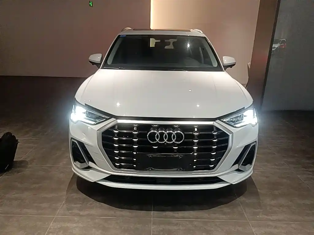 Audi Q3 2022 35 TFSI Fashion Dynamic фото 3