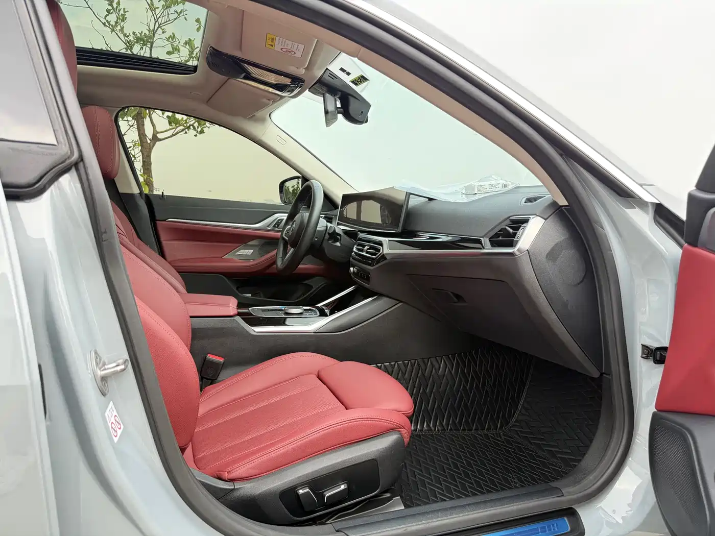 BMW i4 2023 eDrive35 фото 9