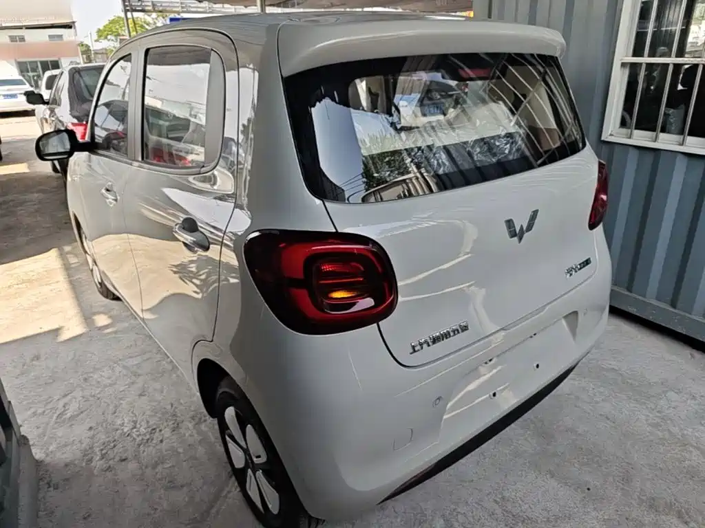 Wuling Motors Hongguang MINIEV 2026 2025 4-Door Advanced