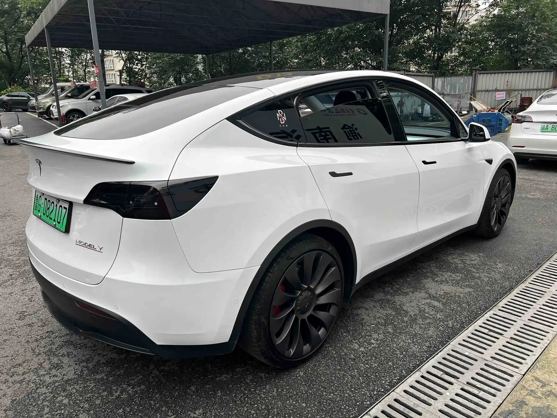 Photo 6 - Tesla Model Y