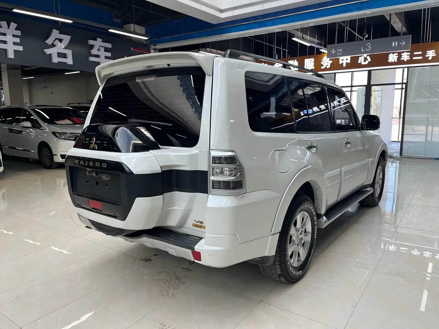 Mitsubishi Pajero (Import) 2018 3.0L Automatic Comfort Version фото 7