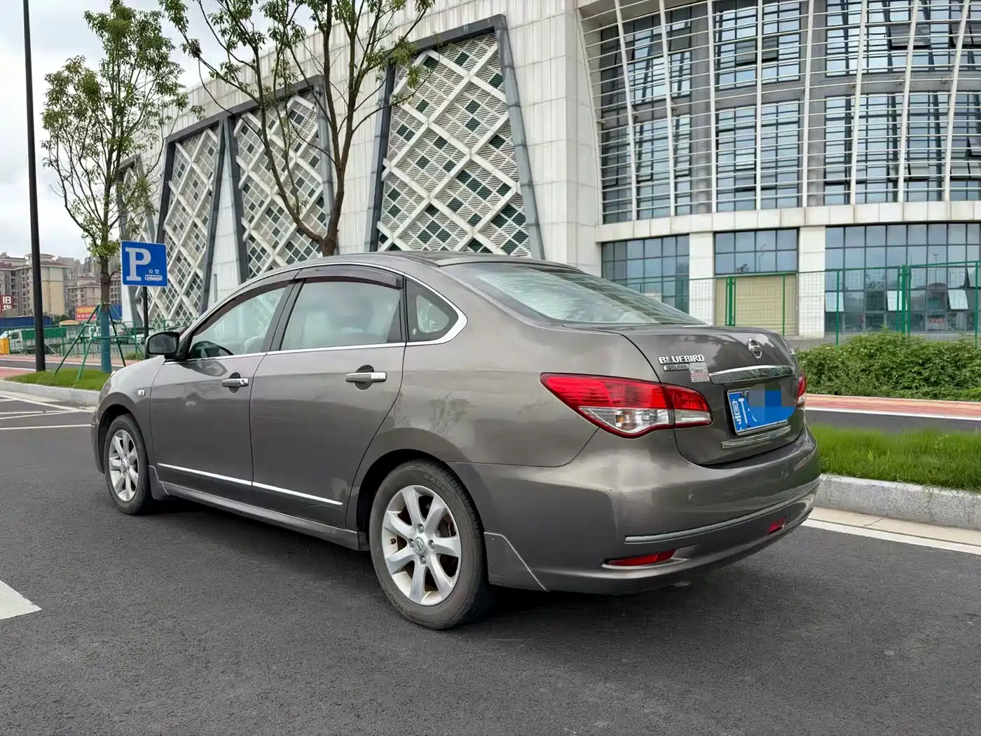 Nissan Sylphy 2011 2009 Model 1.6XL Automatic Luxury Sunroof Edition
