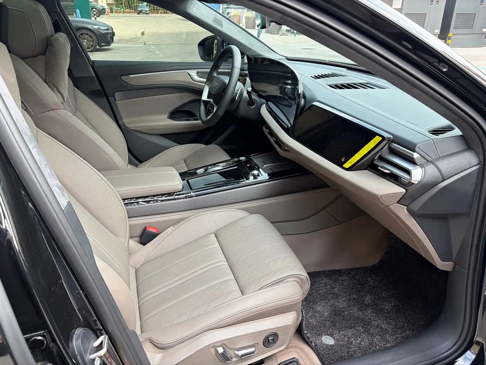 Photo 13 - Audi A6L