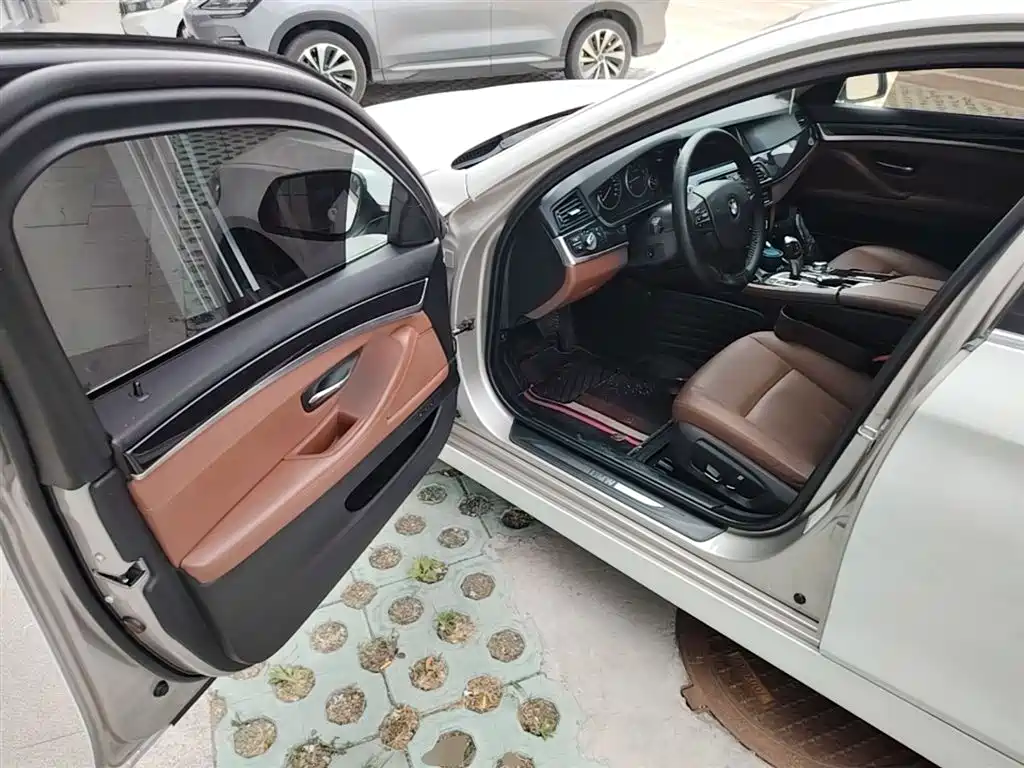 BMW 5 Series 2014 520Li Elegance фото 12