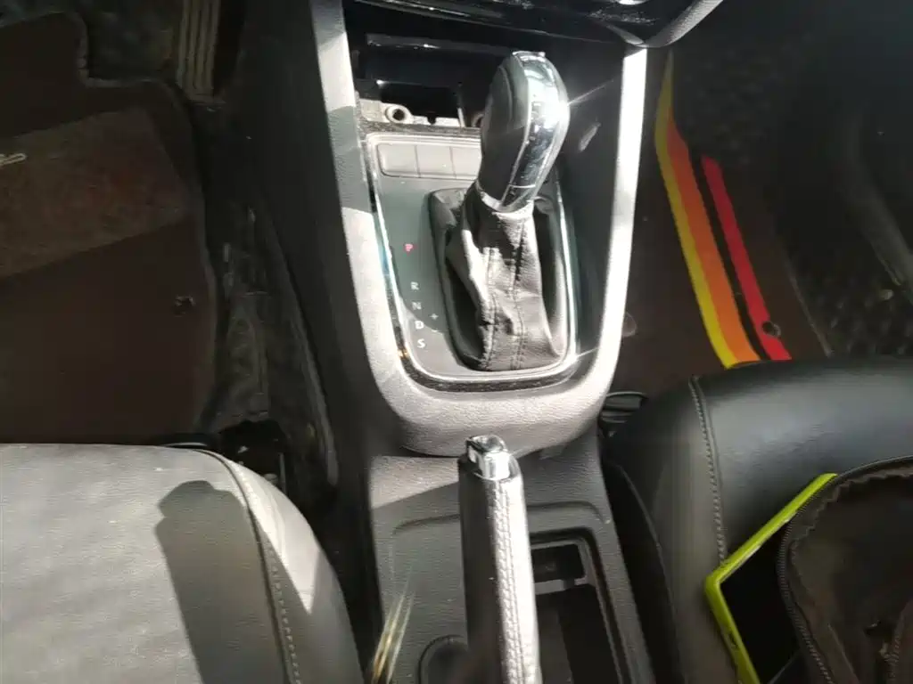 Volkswagen Sagitar 2015 230TSI Automatic Comfort фото 14