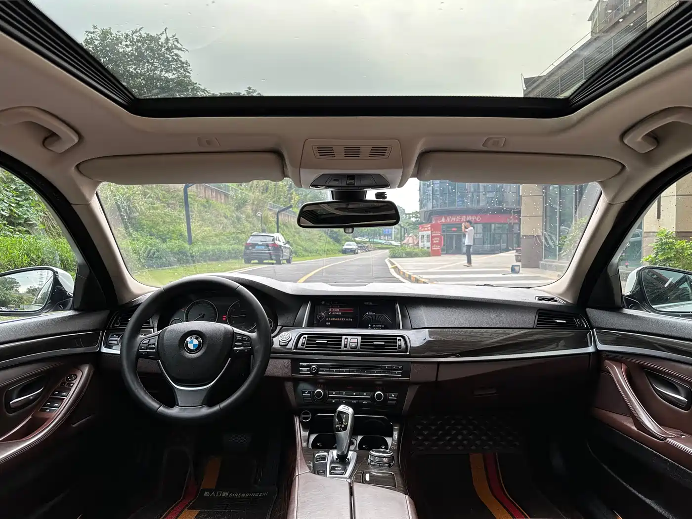 BMW 5 Series 2014 525Li Luxury Design Package фото 14