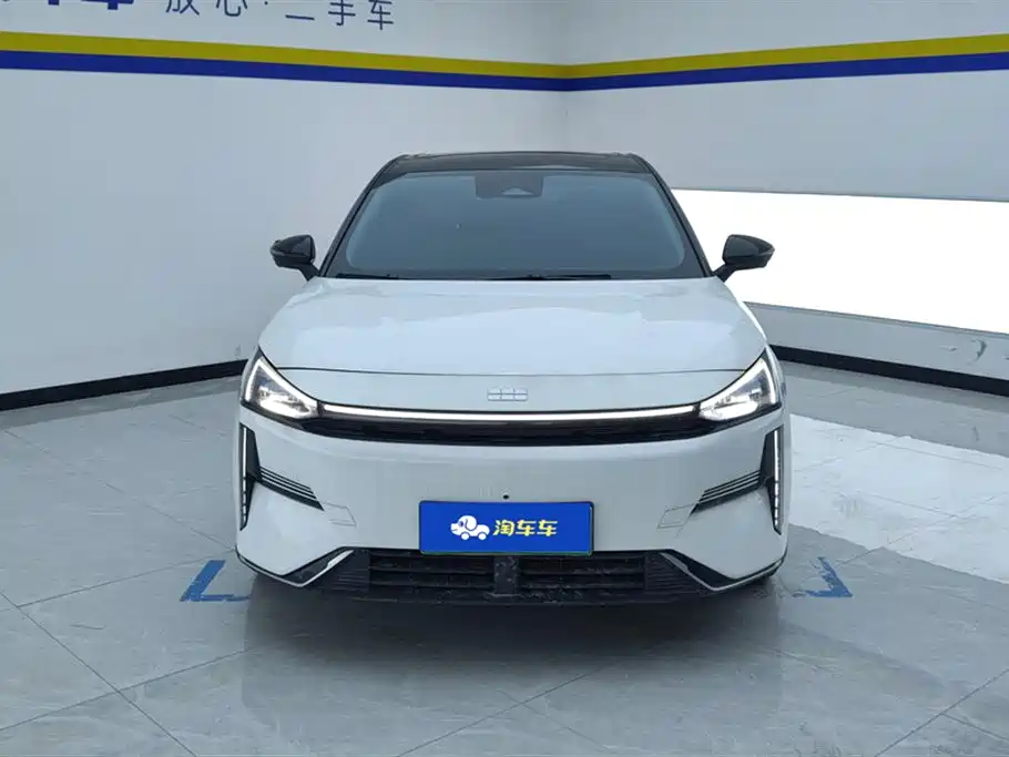 Geely Galaxy Galaxy L6 2025 EM-i 140km Explorer+ Edition фото 2