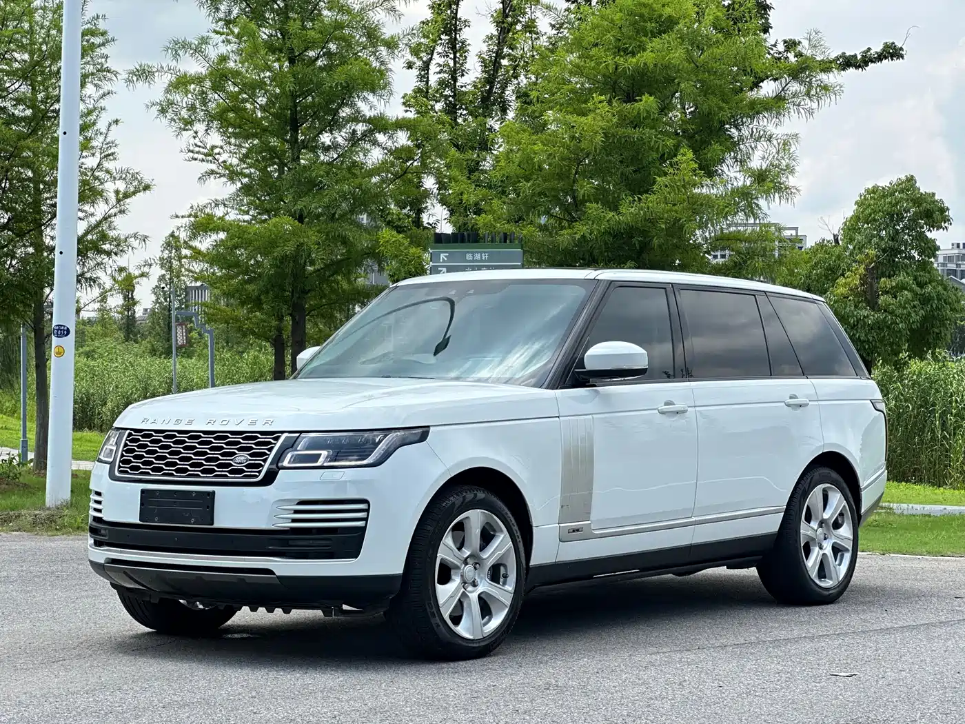  Land Rover Range Rover 2021 3.0 L6 Heritage Extended Classic Edition