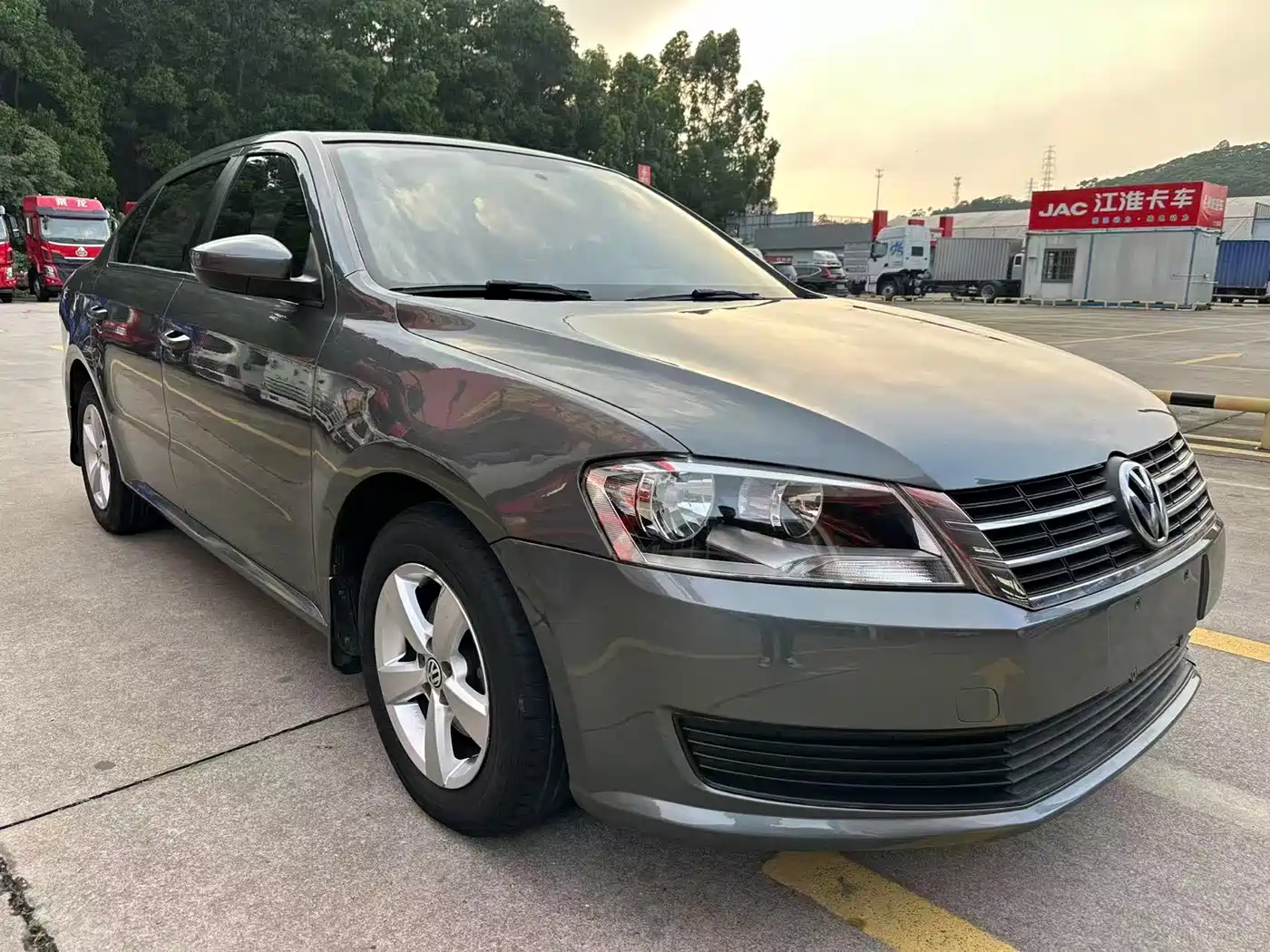 Volkswagen Lavida 2013 Facelift Classic 1.6L Automatic Trend фото 3