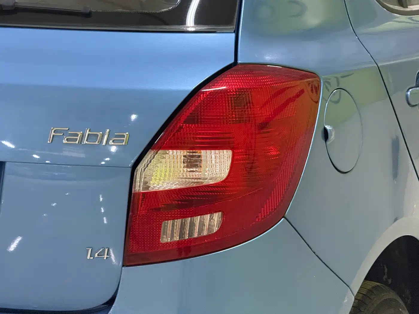 Škoda Fabia 2009 Model 1.4L Automatic JingZhi Edition фото 6