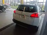 Photo 7 - Peugeot 2008