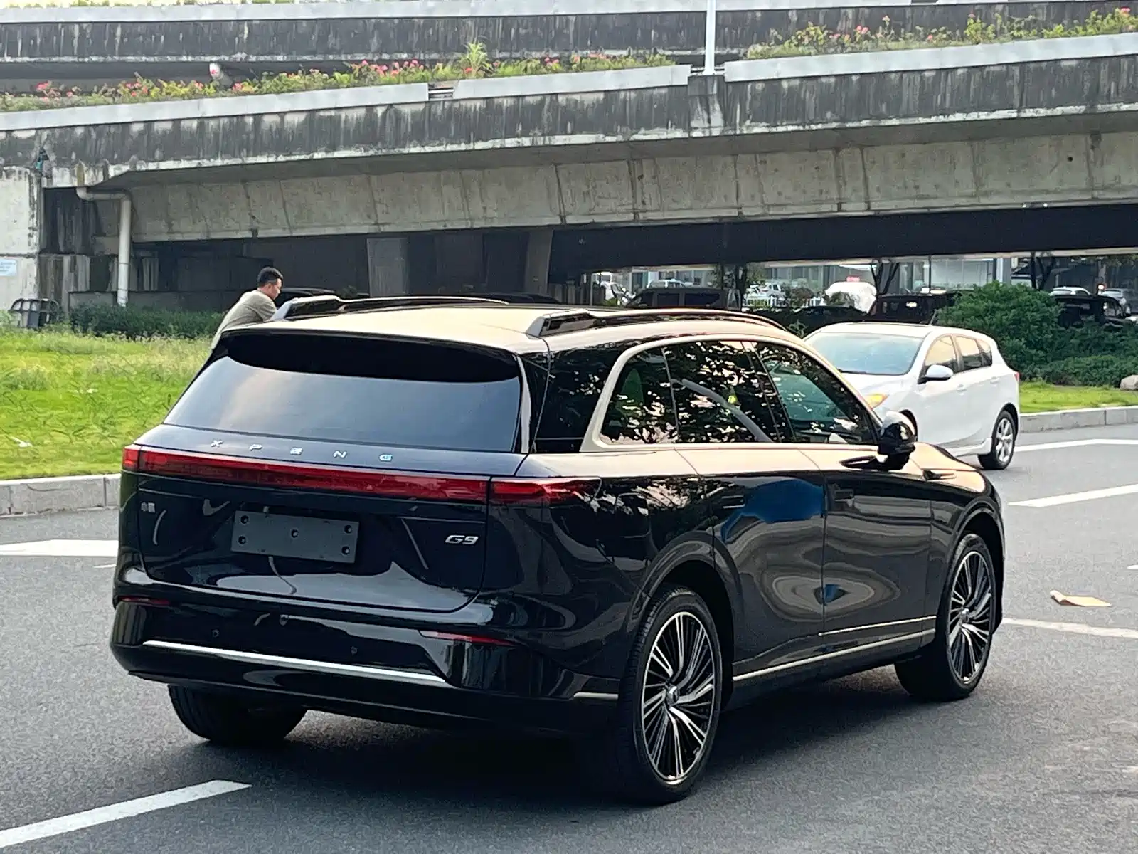 Фото 6 - XPeng G9