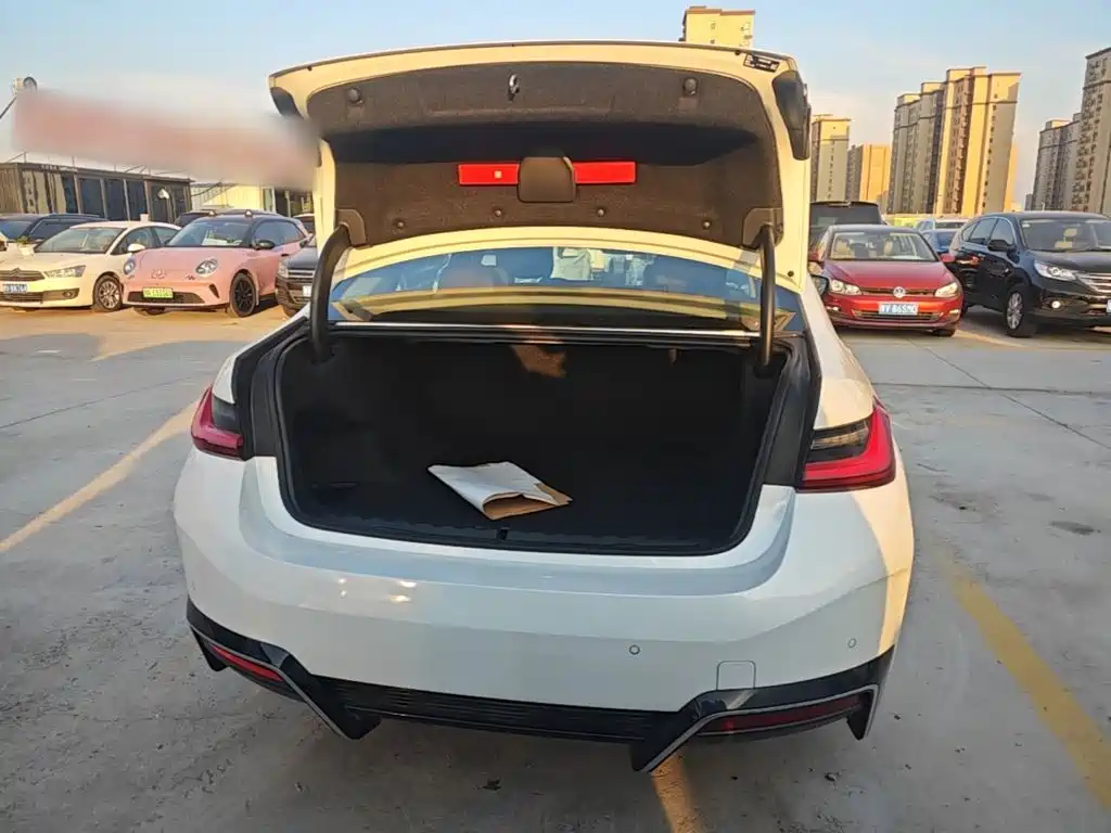 Фото 19 - BMW i3