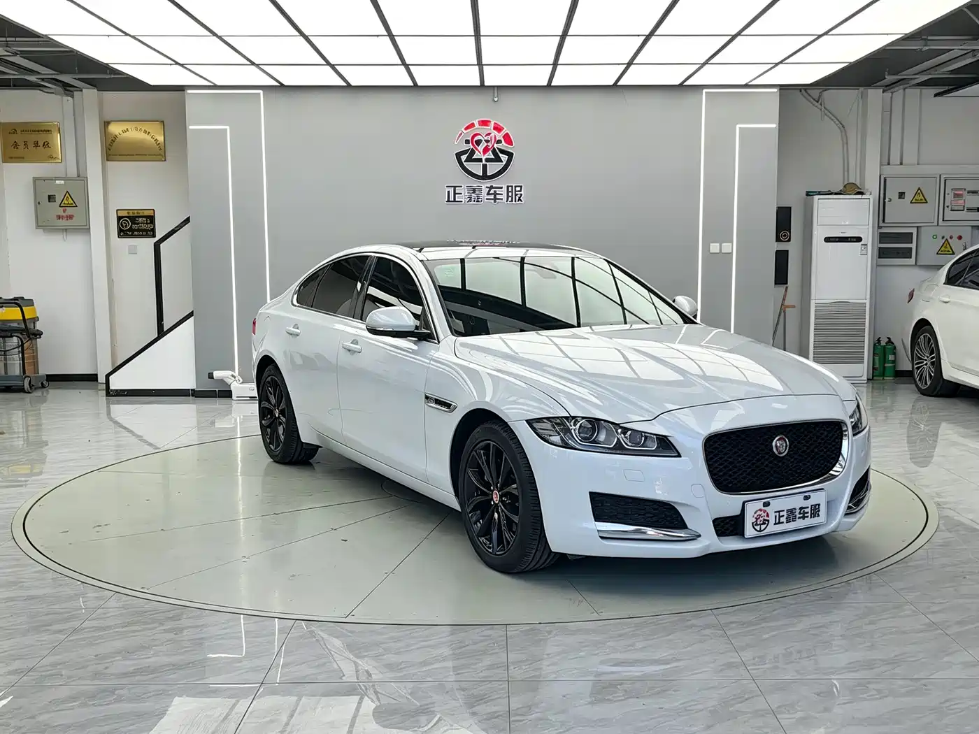 2016 Jaguar XF