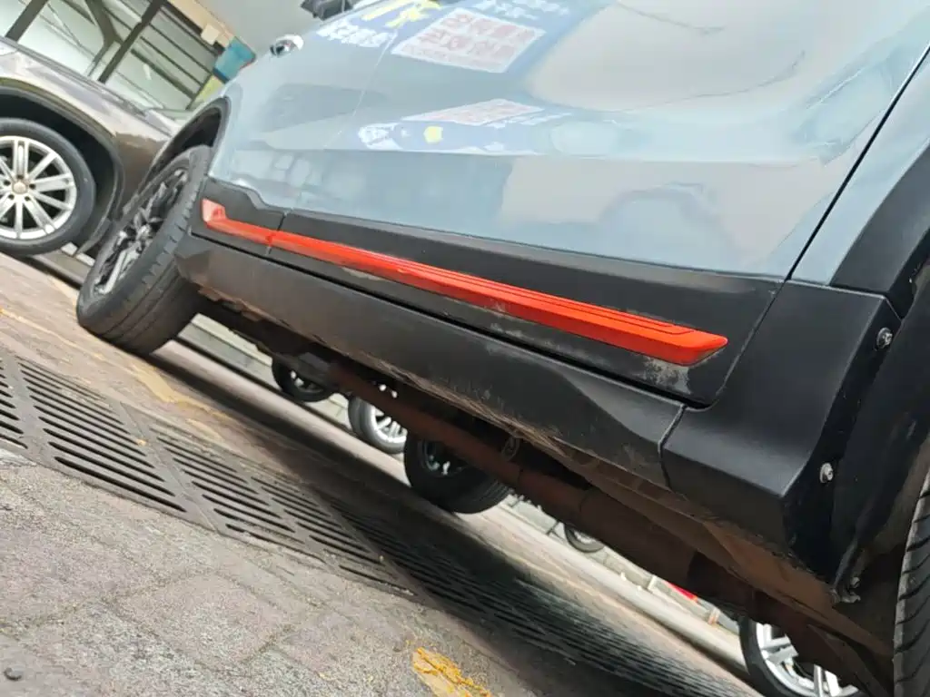 Фото 21 - Geely Atlas