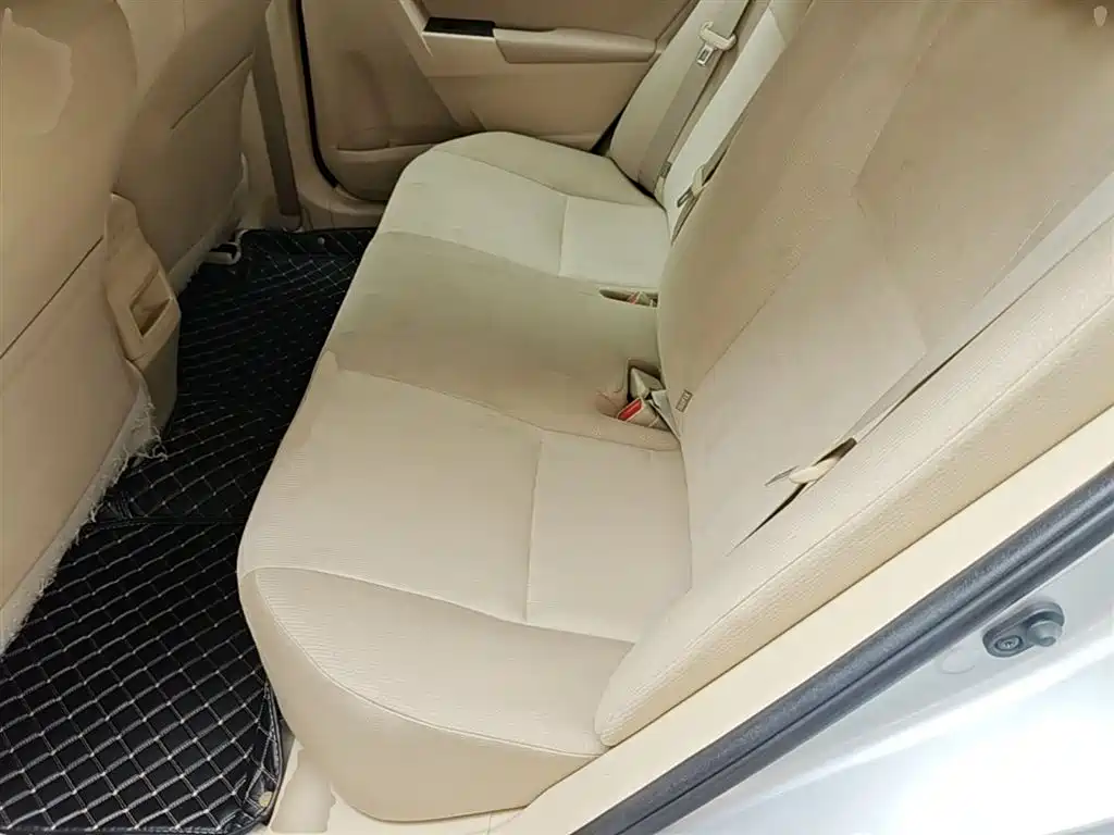 Toyota Corolla 2014 1.6L CVT GL-i фото 17