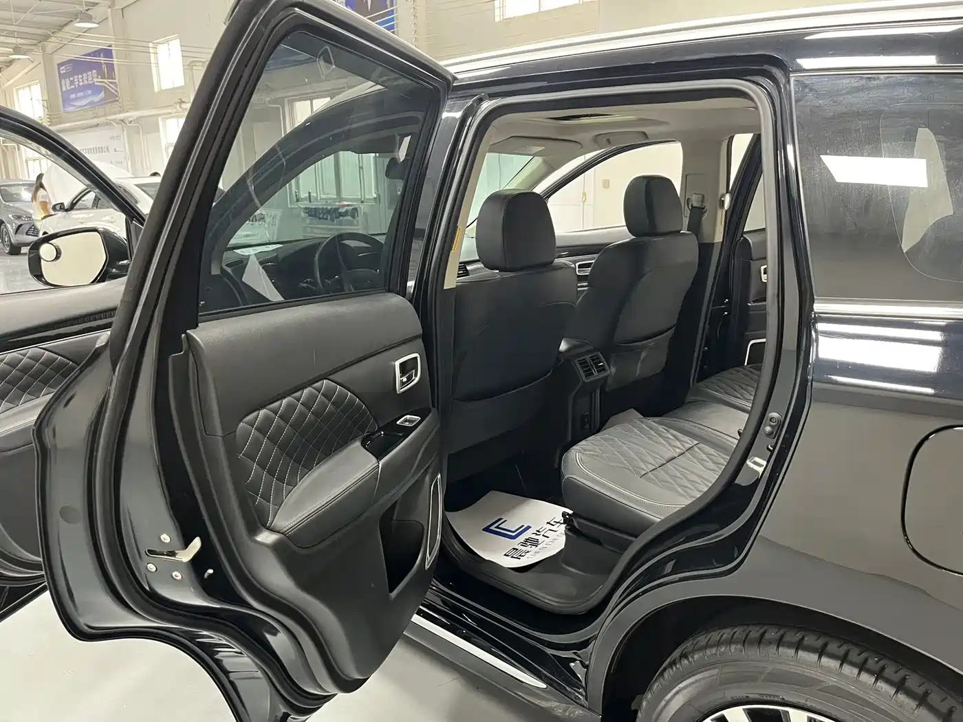 Mitsubishi Outlander 2022 2021 2.4L 4WD Deluxe Edition 7-Seater