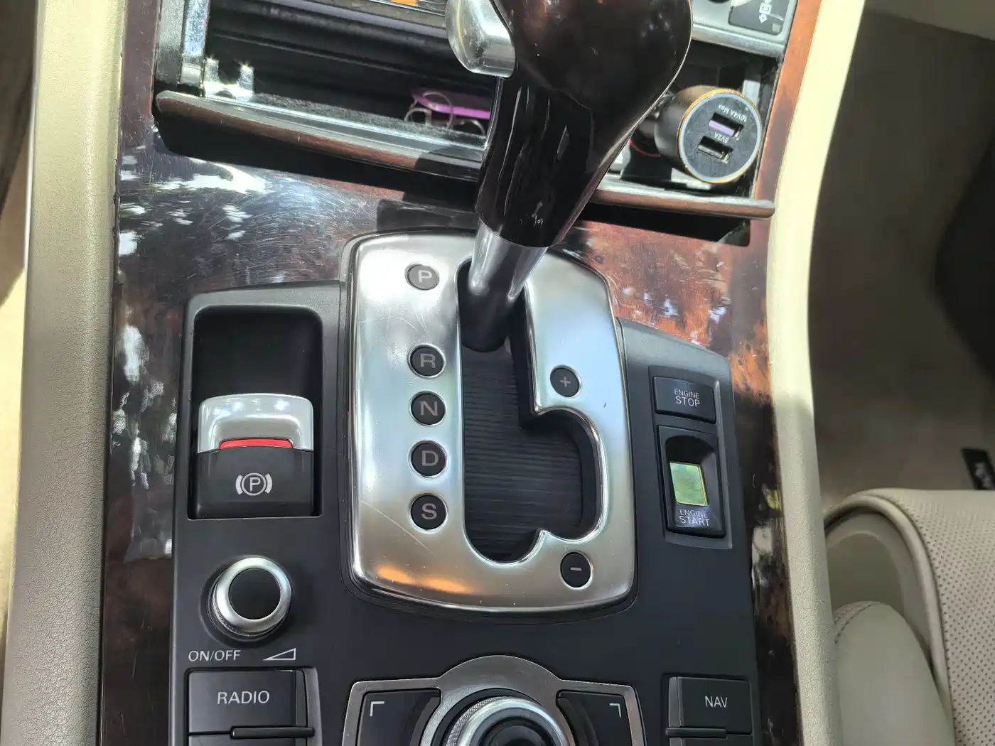 Photo 15 - Audi A8