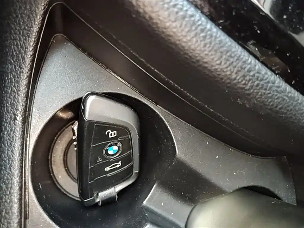 BMW 2 Series Touring 2016 220i Leading Model фото 9