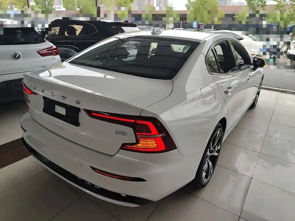 Volvo S60 2024 2025 B5 Elegance Sport Edition