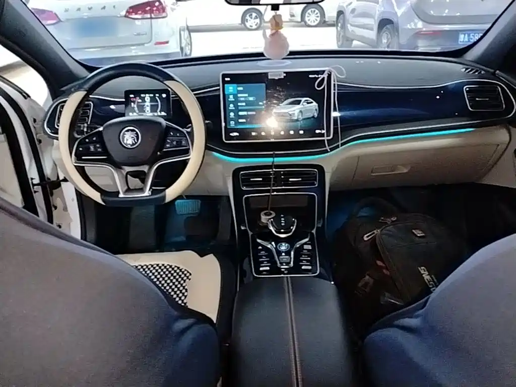 BYD Qin PLUS 2021 DM-i 120KM Flagship фото 10