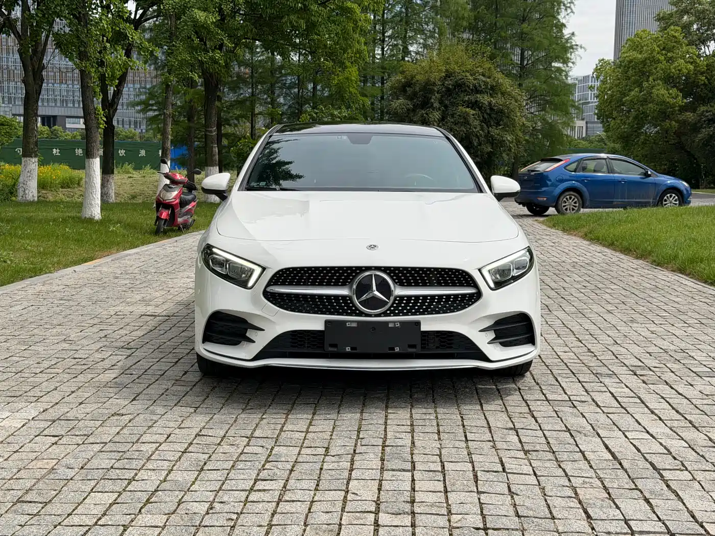 Mercedes-Benz A-Class 2023 A 200 L Fashion фото 2