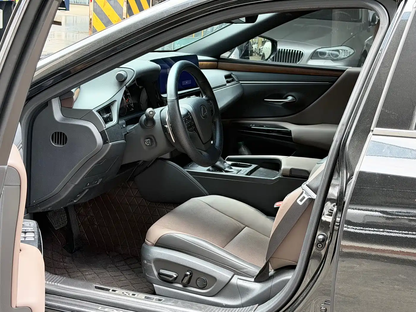 Lexus ES 2024 200 Premium Edition фото 7