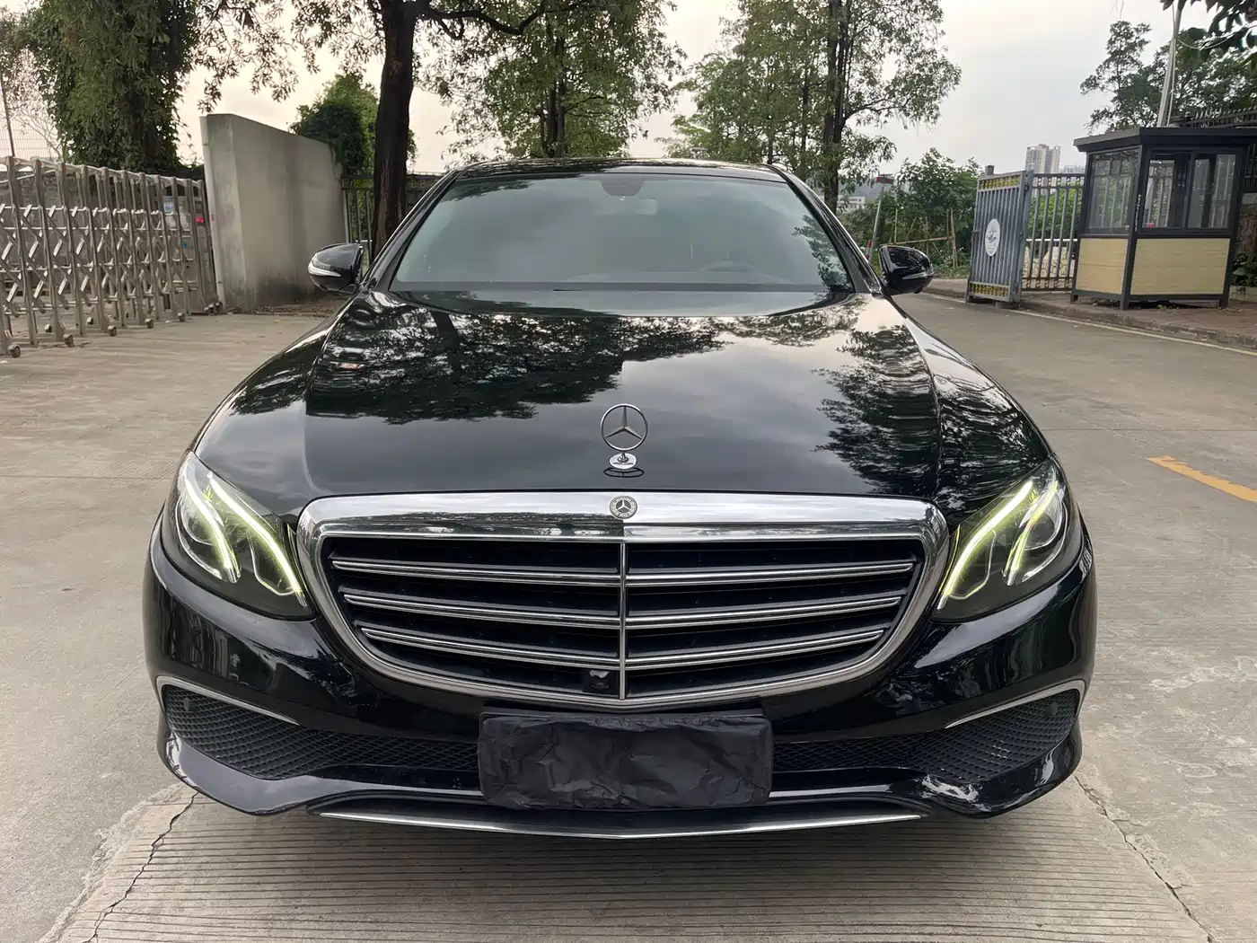 Mercedes-Benz E-Class 2018 E 300 L Luxury фото 2