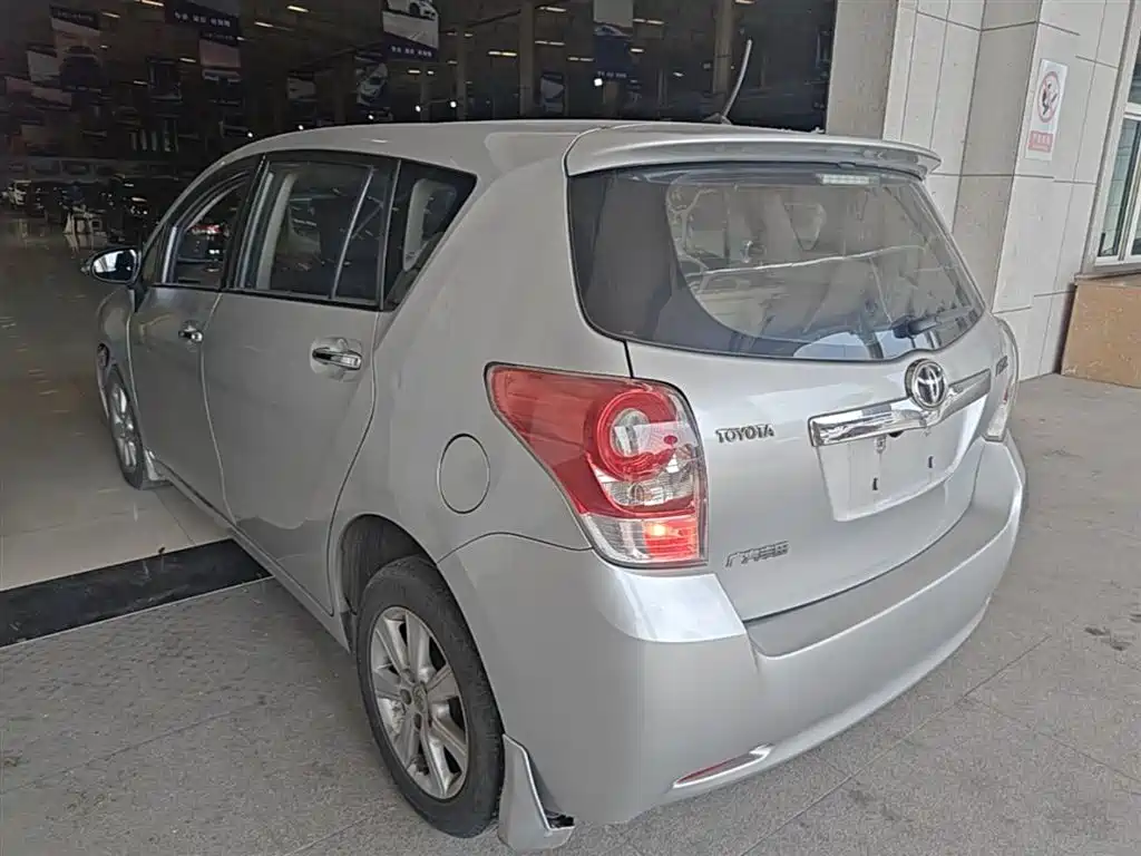 Toyota E'Z 2014 Xingyao 180E CVT Elite фото 5
