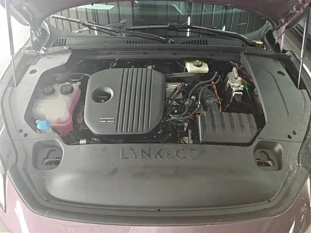 Lynk & Co 07 EM-P 2025 Model Base фото 20
